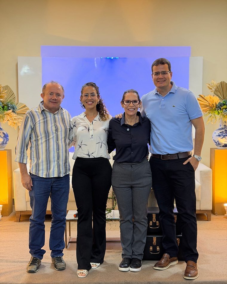 Andréia Braga com a coordenação do Centro Universitário Santa Maria